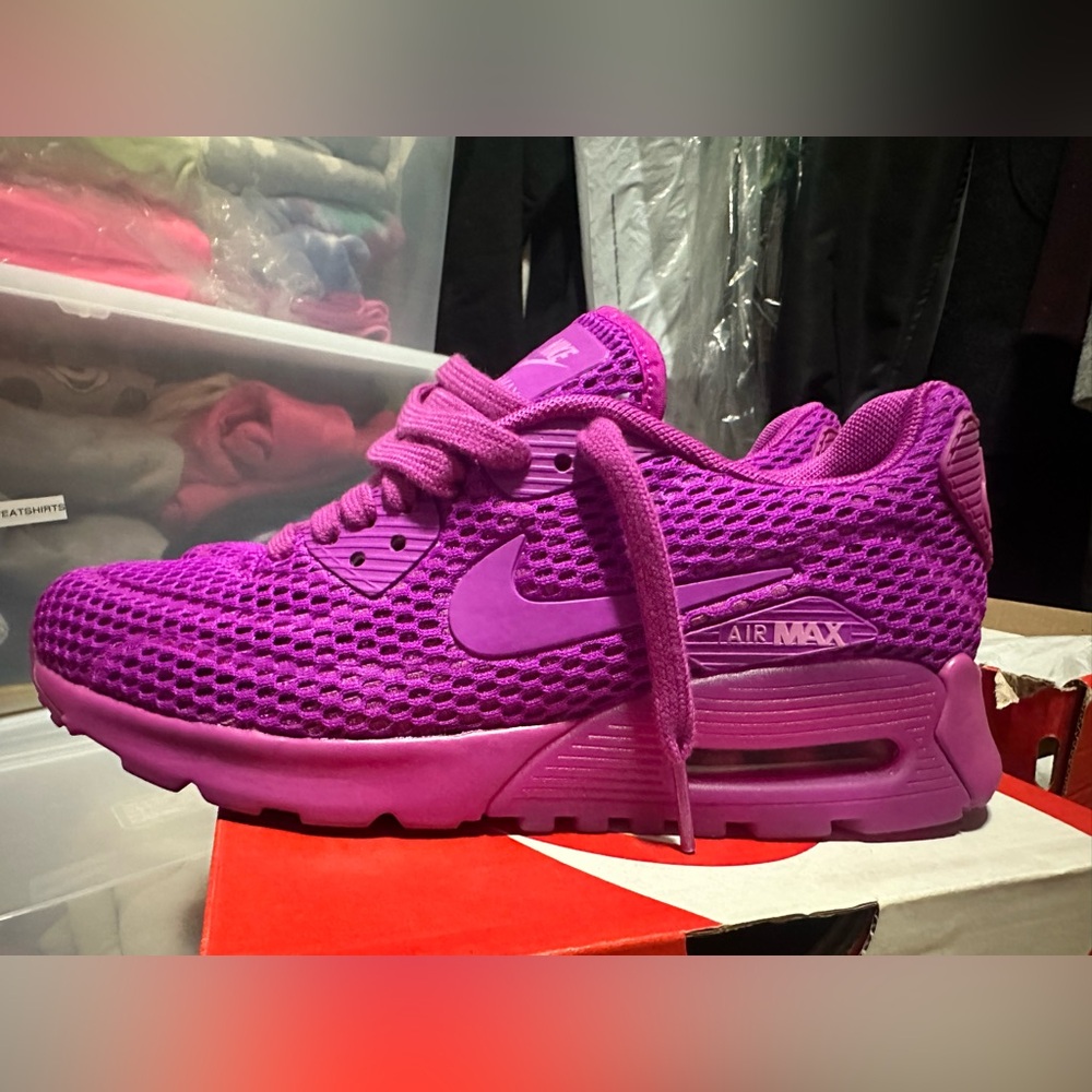 Woman’s Nike airmax 90